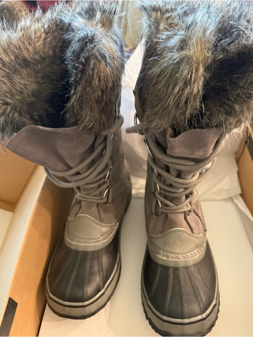 Sorel Women's Gray Faux Fur Lace-Up Winter Boots
